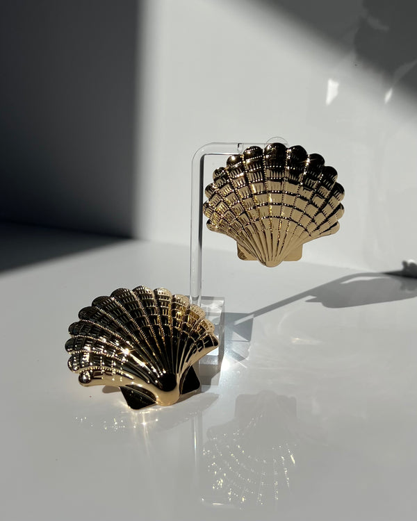 STYLE 67 BIG SEASHELL EARRINGS