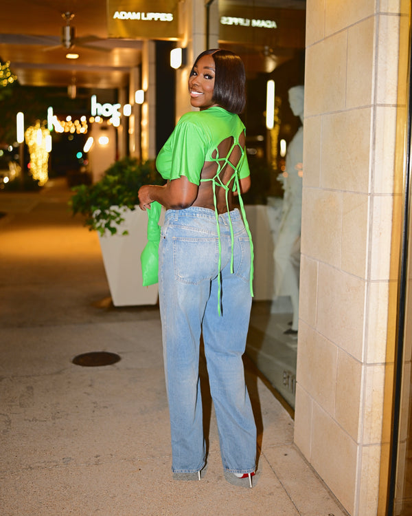 LOOK 1124 CROP TEE WITH BACK DESIGN