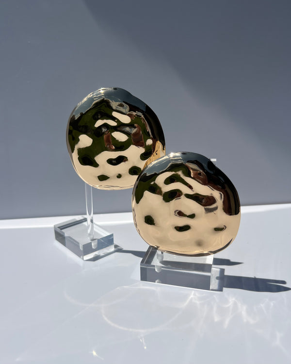 OVERSIZED GOLD EARRINGS WITH MELTED DETAILS