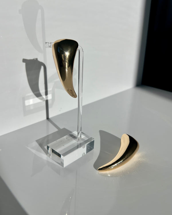 GOLD LONG CURVED EARRINGS